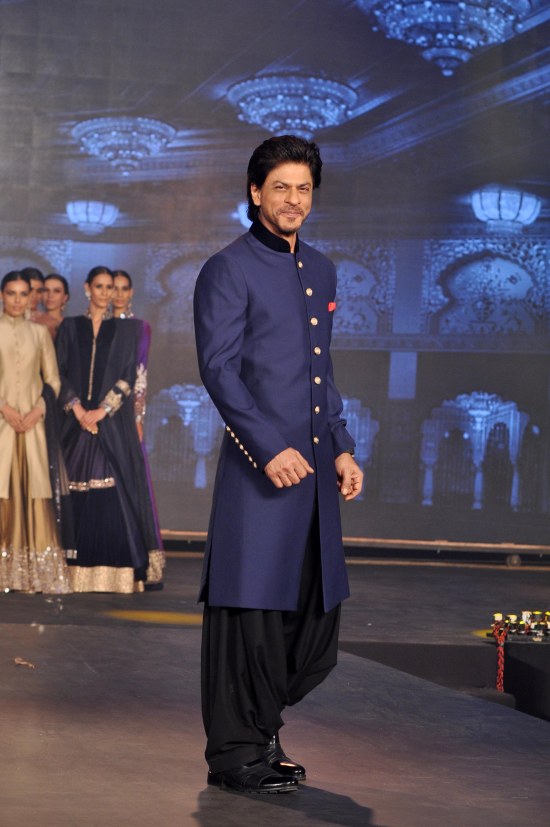 SHAH RUKH KHAN AT HNY TRAILER LAUNCH IN MUMBAI DSC_3980